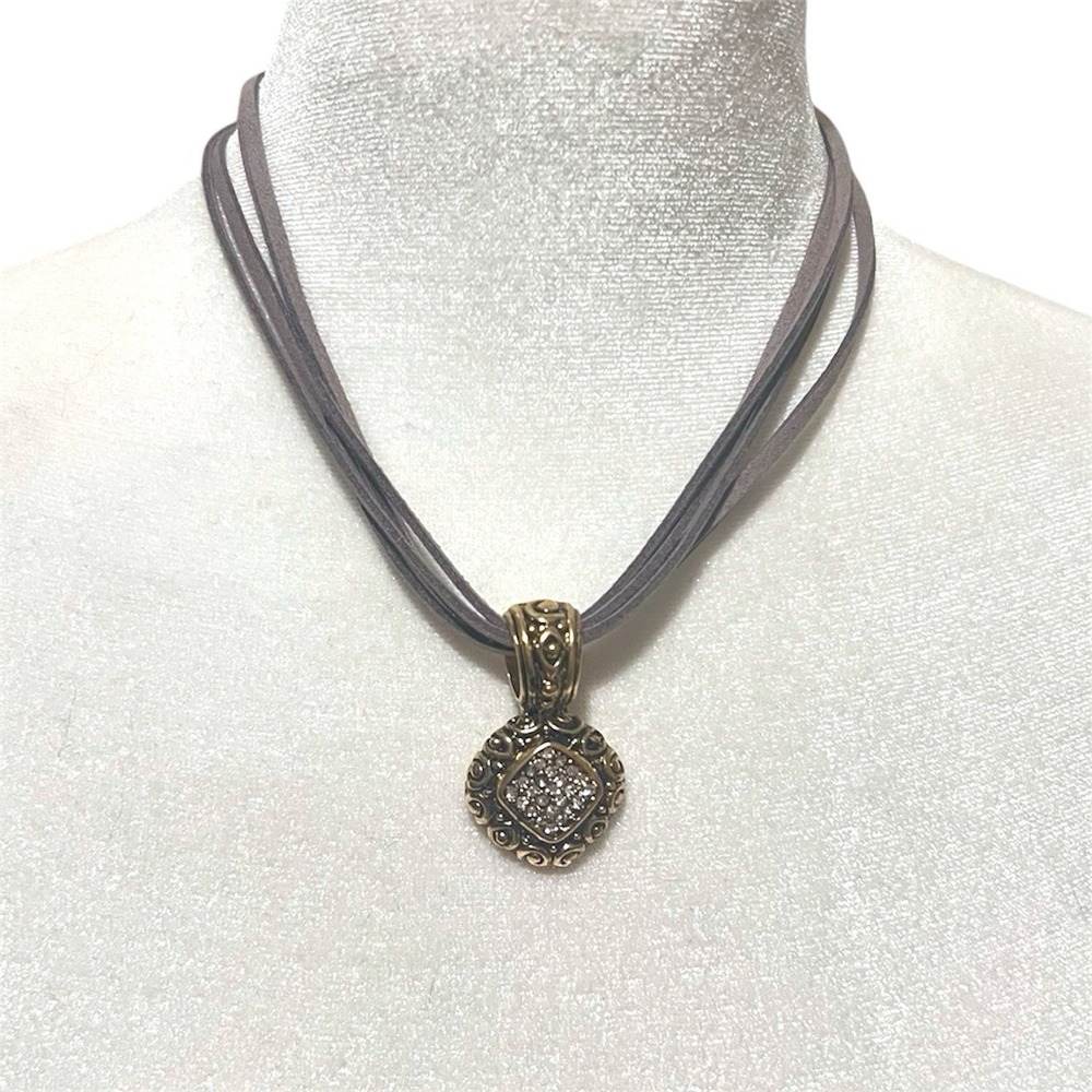 Velvet Necklace with Pendant - New